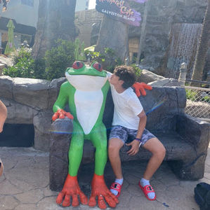 Meet your Posher, Yousif